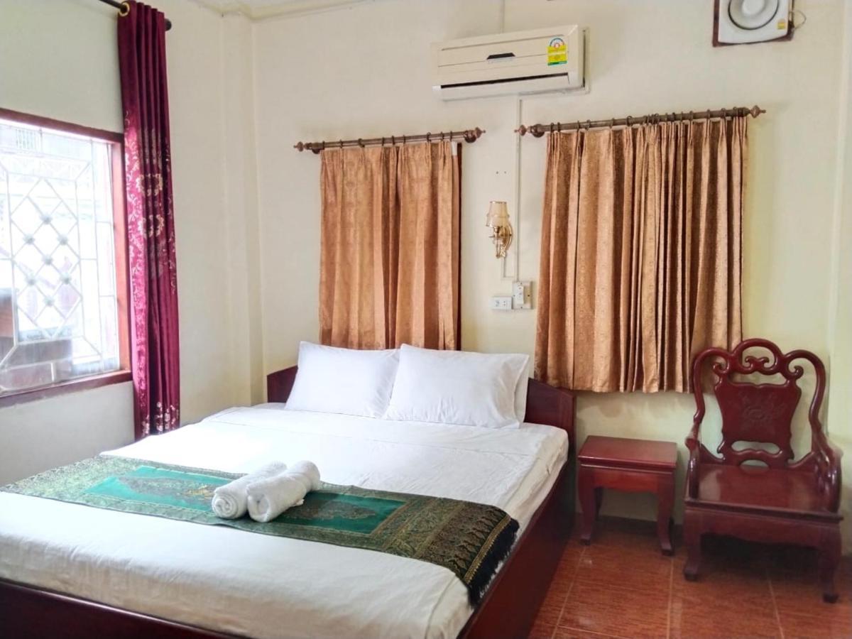 Thipphaphone Guesthouse Muang Pakbèng Екстериор снимка